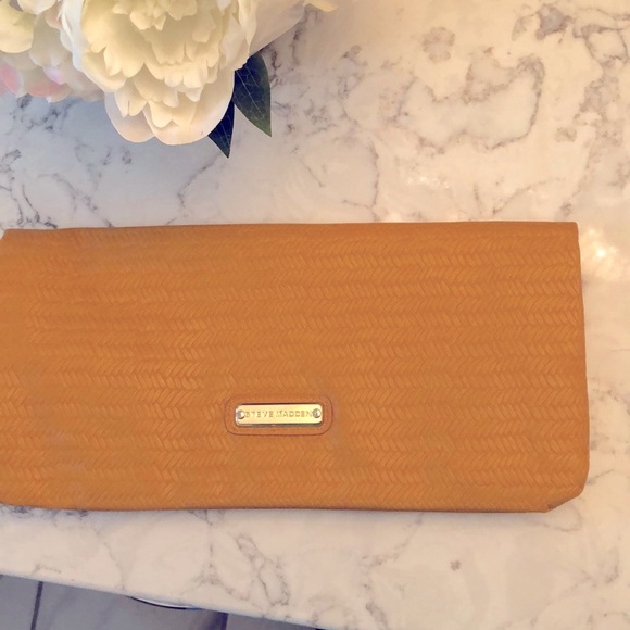 EUC Steve Madden fold over clutch purse - Picture 1 of 4